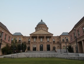 上海财经大学女神，校园之光，才貌双全上海财经大学女神荀知鸣